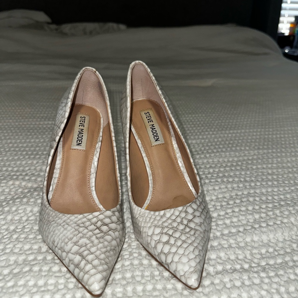 Steve Madden Cream Textured Heels